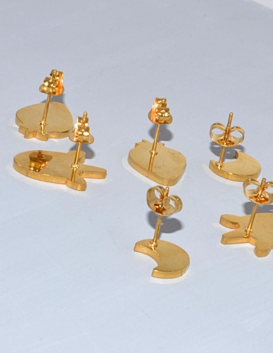 Set de aretes con acabado brillante 2