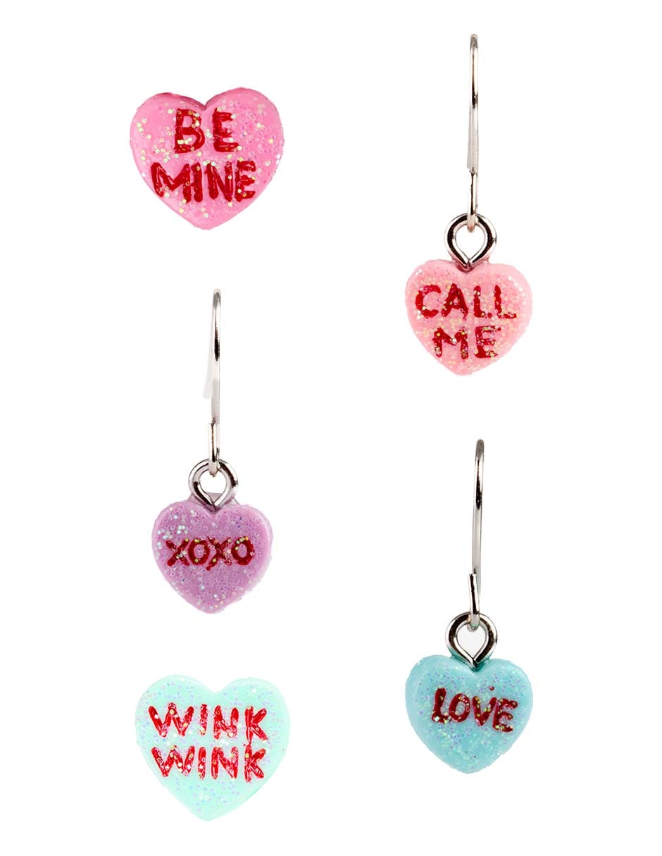 Set de aretes de corazón con acabado brillante