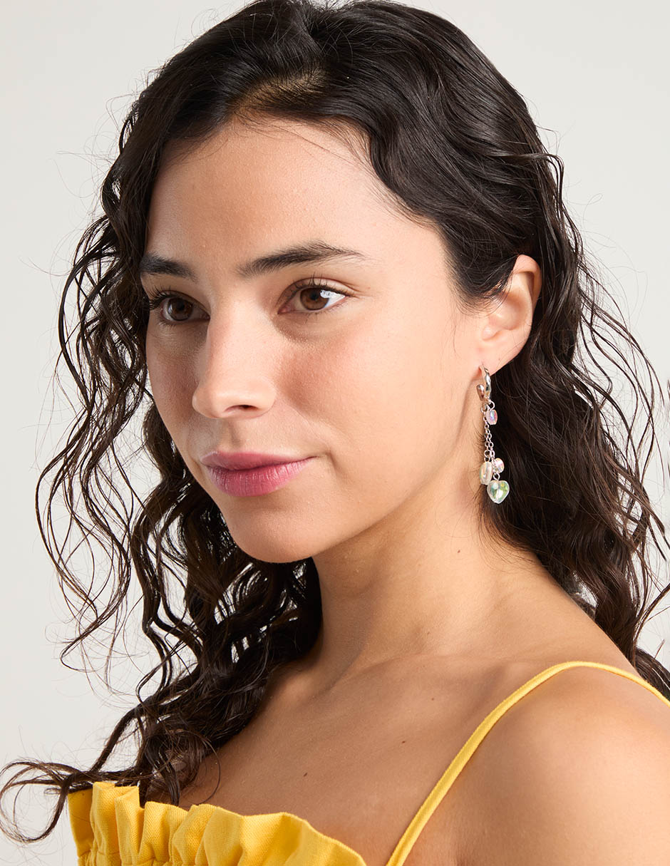 Aretes de corazón con acabado brillante 4