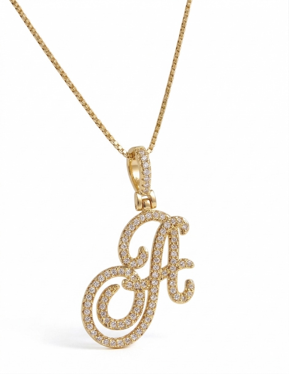 Collar con dije de letras de oro laminado 14 K Collar con dije de letras de oro laminado 14 K