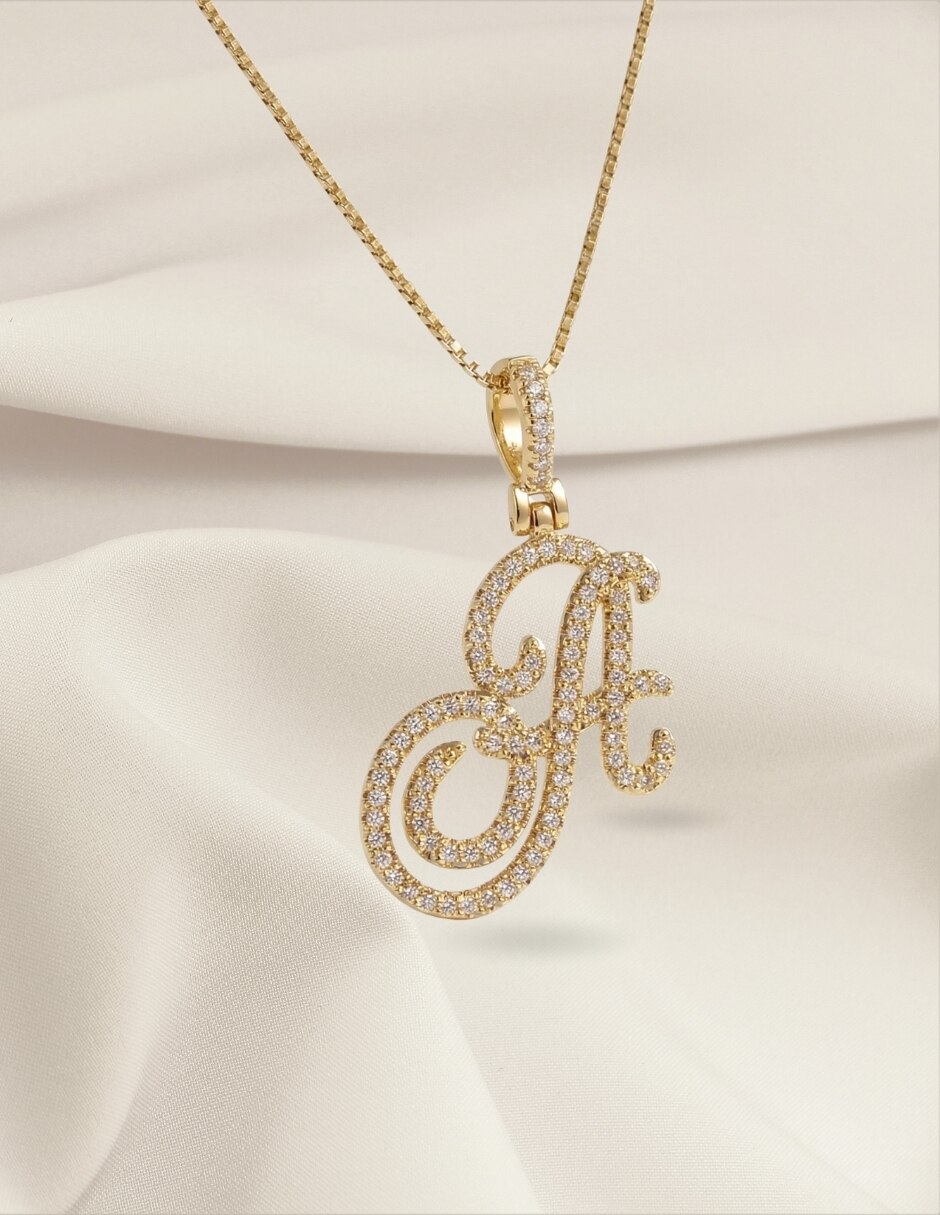 Collar con dije de letras de oro laminado 14 K 6